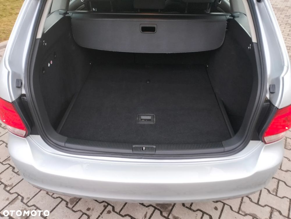 Volkswagen Golf 1.6 TDI DPF Comfortline - 23