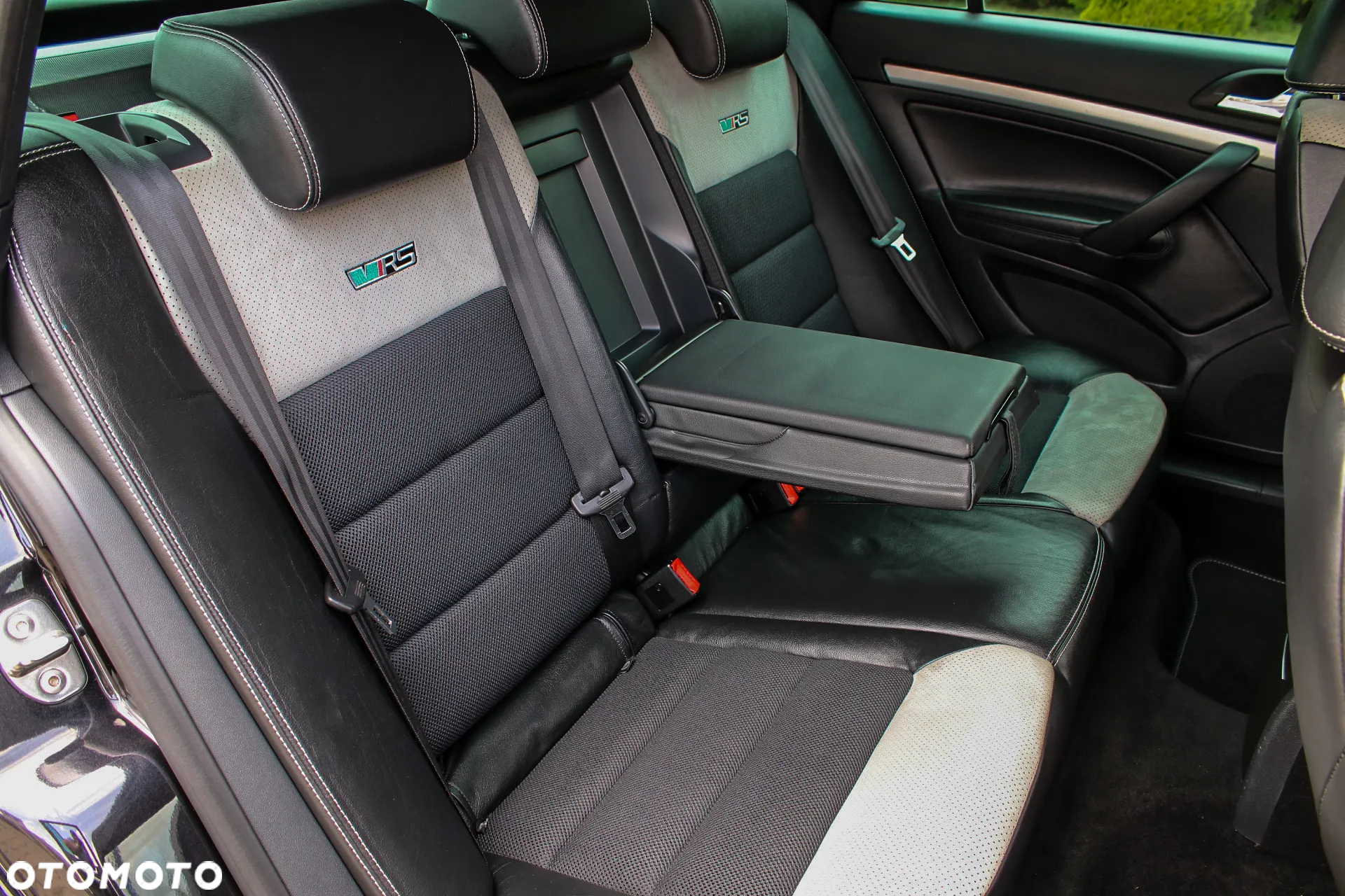 Skoda Octavia 2.0 TDI CR DPF RS - 27