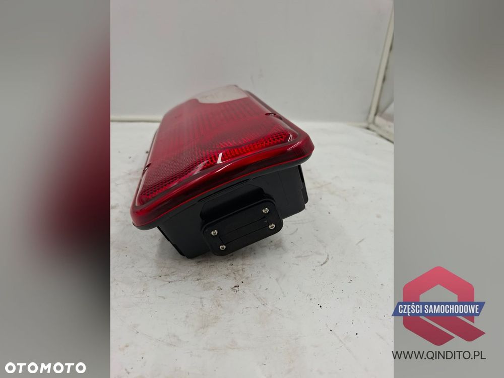 LAMPA TYLNA  PRAWA MAN TGM TGL TGA TGX - 4
