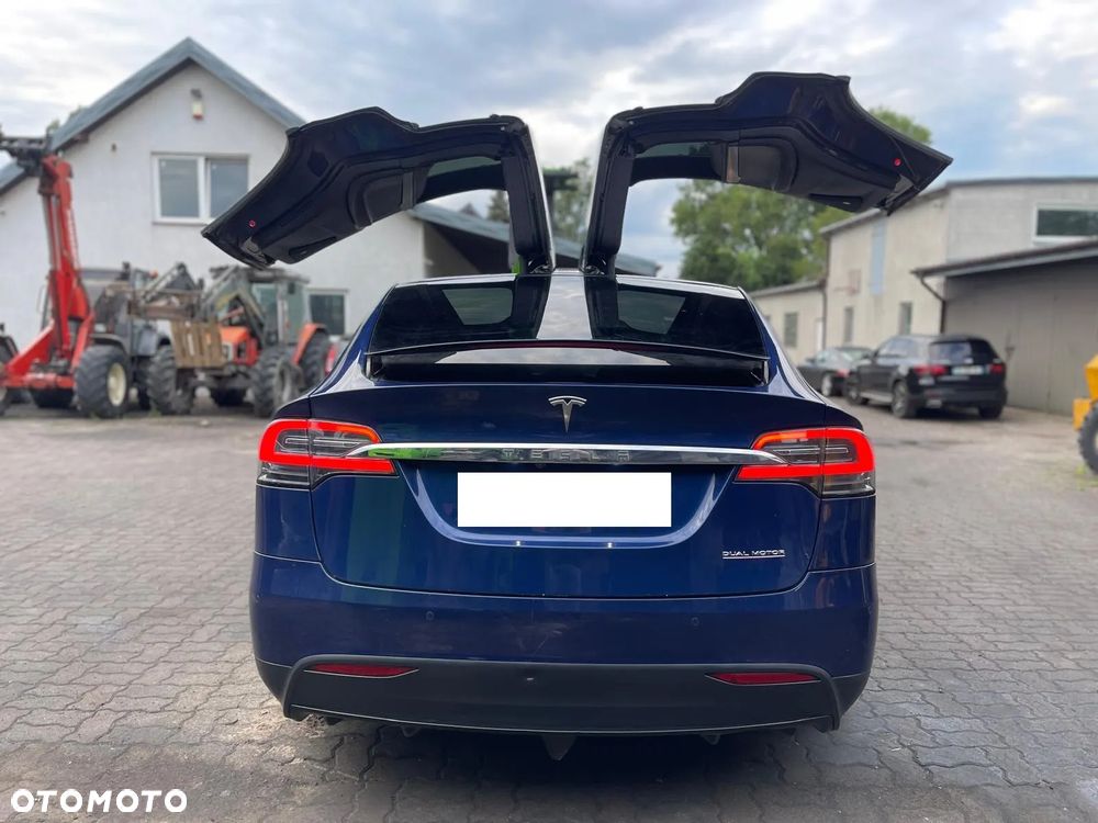 Tesla Model X Long Range - 33