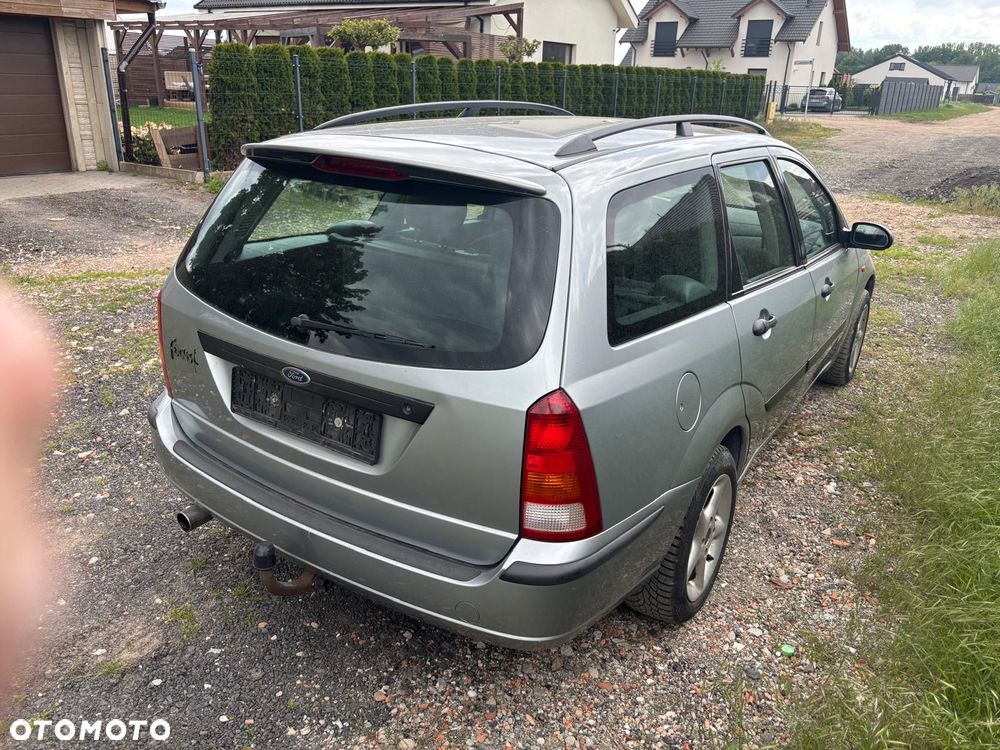 Ford Focus 1.8 Ambiente - 5