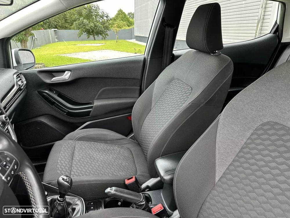 Ford Fiesta 1.0 EcoBoost Hybrid S&S TITANIUM - 31