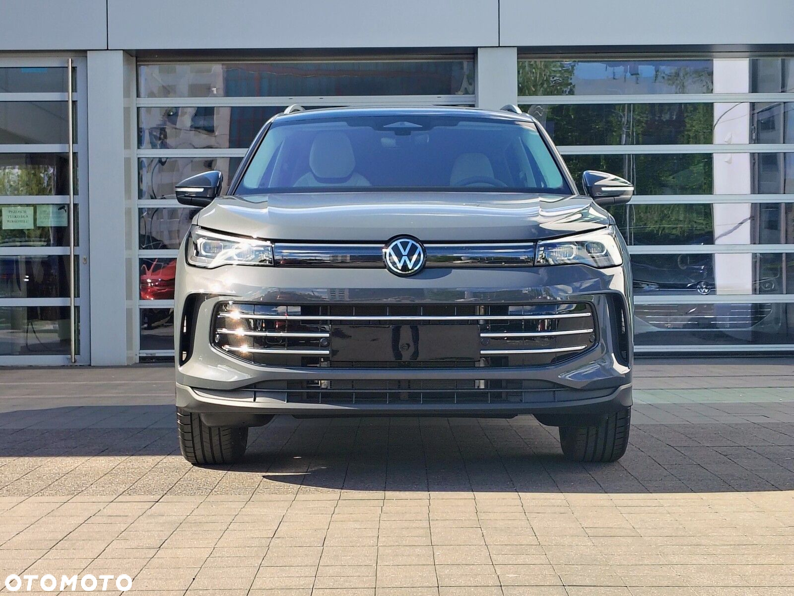 Volkswagen Tiguan - 2