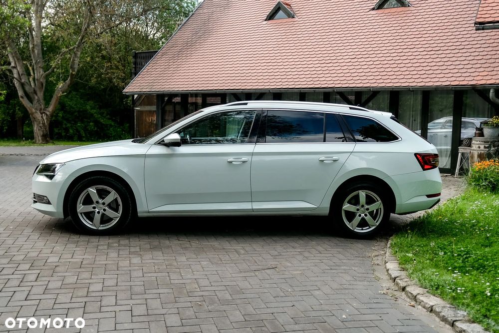 Skoda Superb 2.0 TDI 4x4 DSG Style - 8
