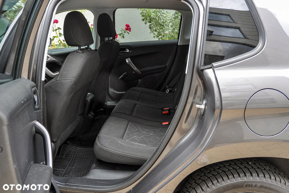 Peugeot 2008 - 8