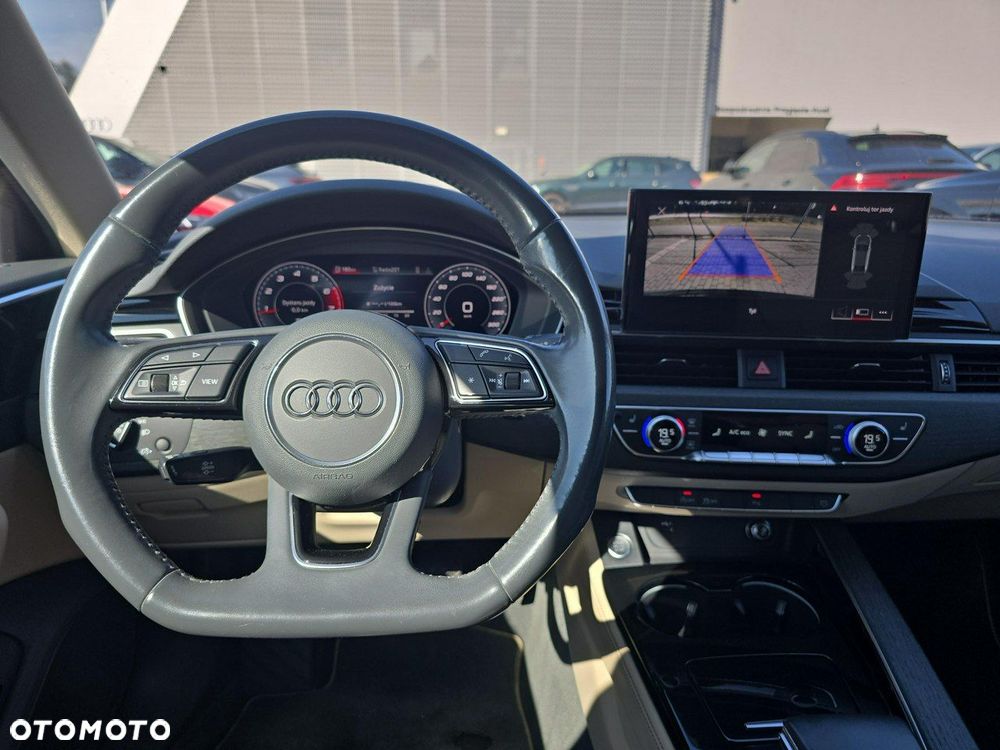 Audi A4 Limousine - 10