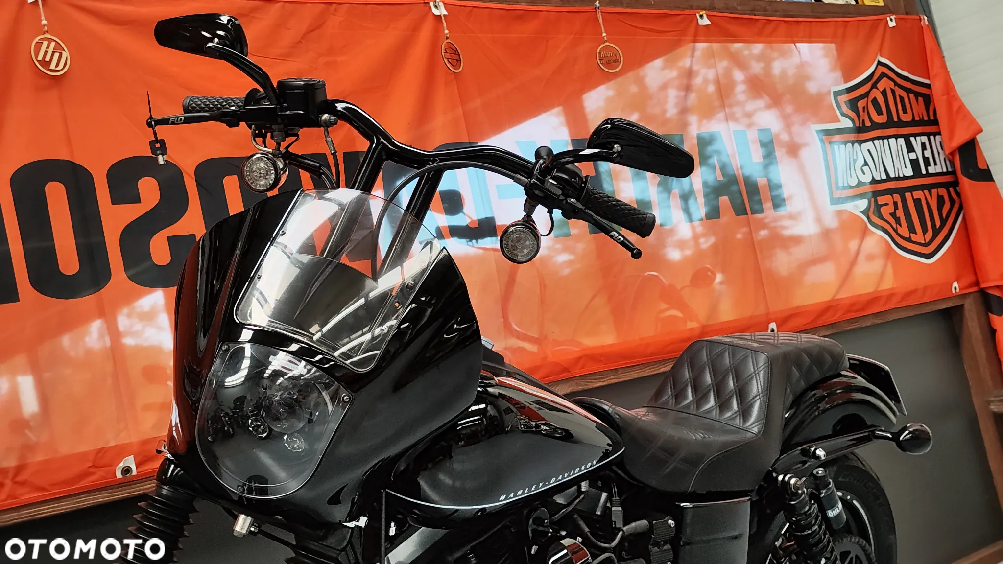 Harley-Davidson Dyna Street Bob - 23
