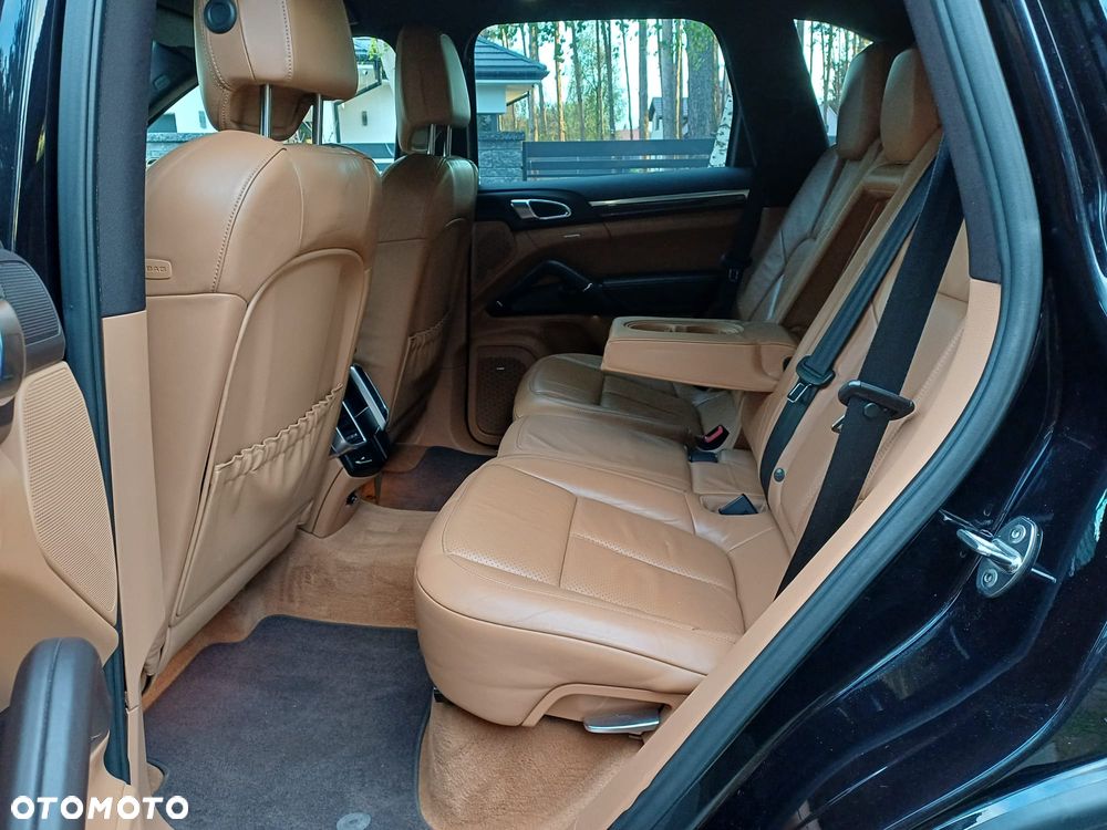 Porsche Cayenne - 9
