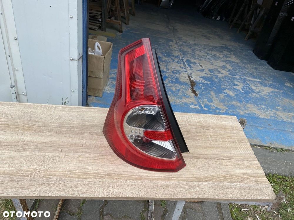 LAMPA TYŁ TYLNA LEWA DACIA SANDERO I 8200734825 08-12 - 1