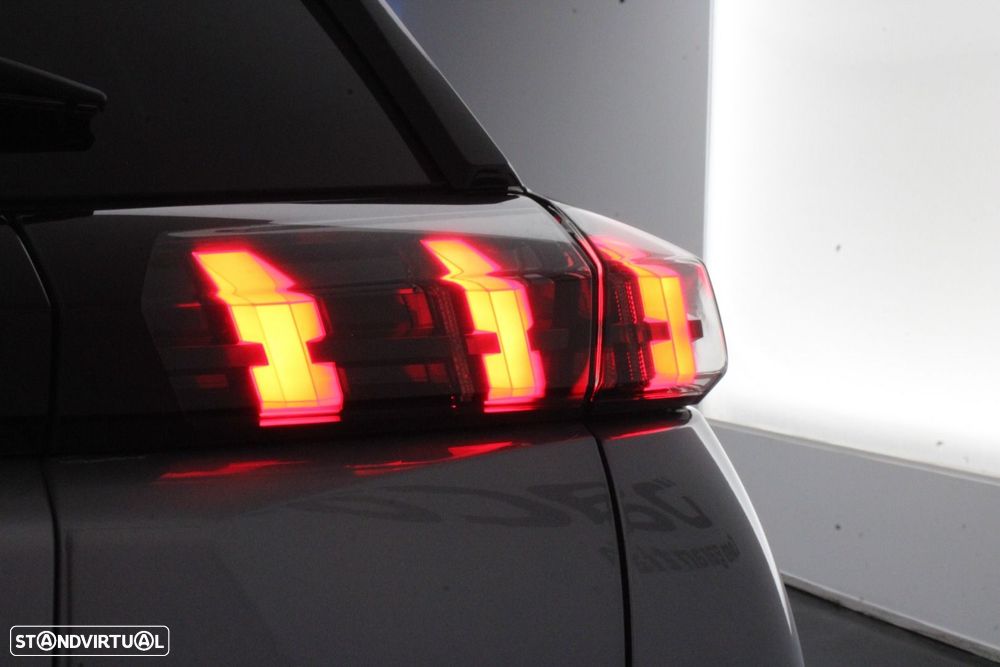 Peugeot e-2008 50 kWh GT Pack - 43