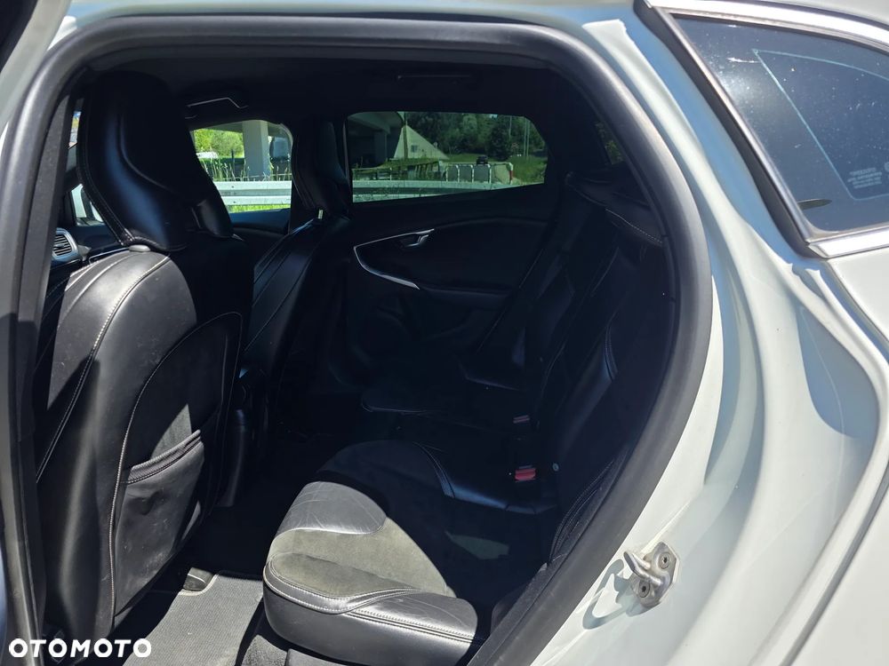 Volvo V40 D4 Drive-E R-Design Momentum - 8