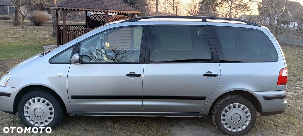 Ford Galaxy 1.9 TDI Ambiente - 11