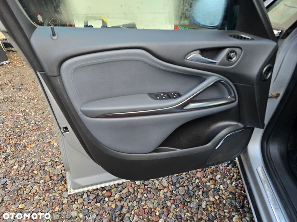 Opel Zafira - 9
