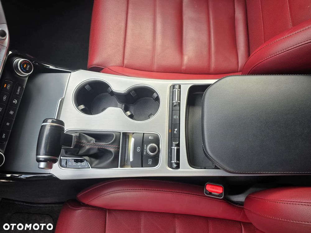 Kia Stinger - 26