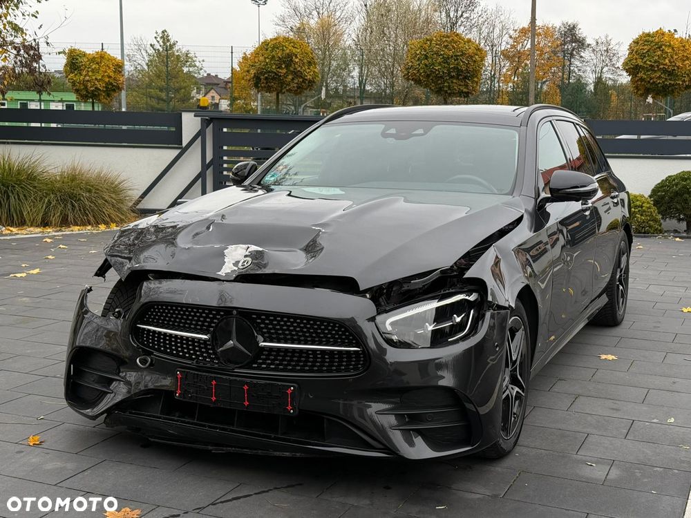 Mercedes-Benz Klasa E 200 4Matic 9G-TRONIC AMG Line - 2