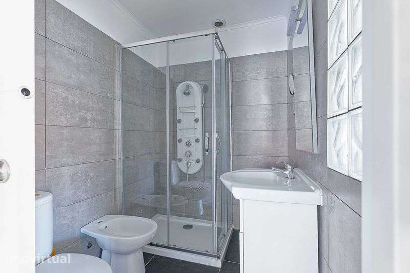 Apartamento T1+1 com aproveitamento sótão semi novo em Queluz - Grande imagem: 5/12