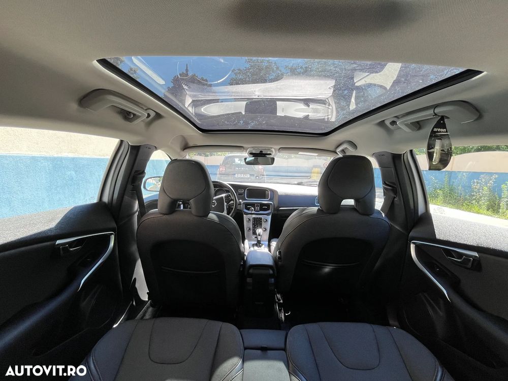 Volvo V40 - 24