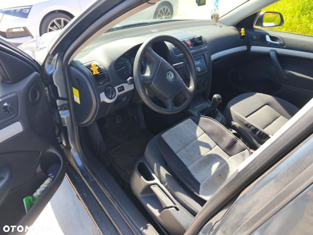 Skoda Octavia 2.0 FSI Ambiente - 8