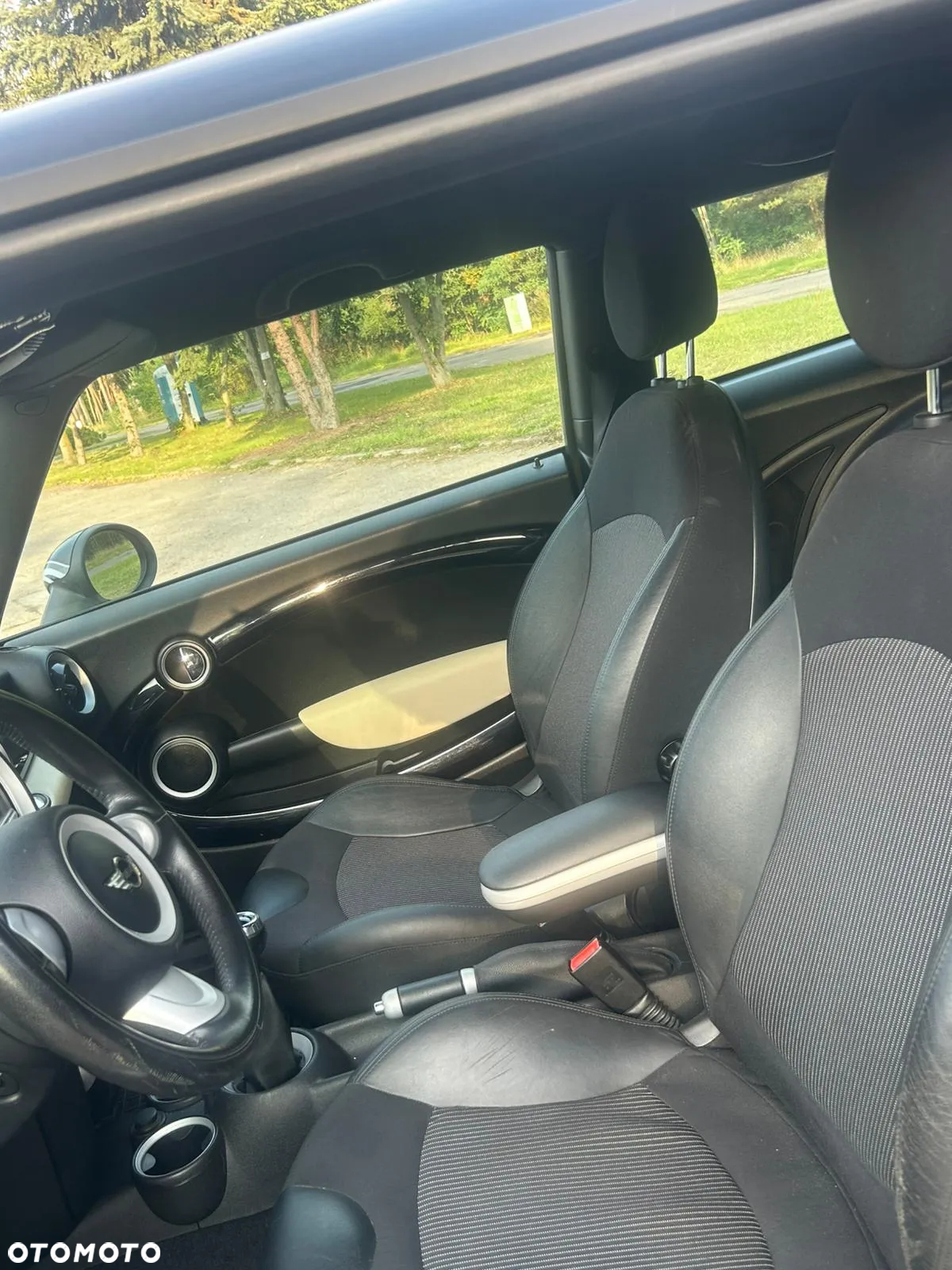 MINI Cooper Standard - 12
