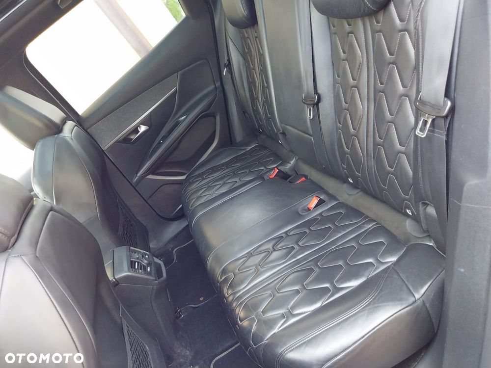 Peugeot 3008 1.2 PureTech GPF Allure S&S - 16