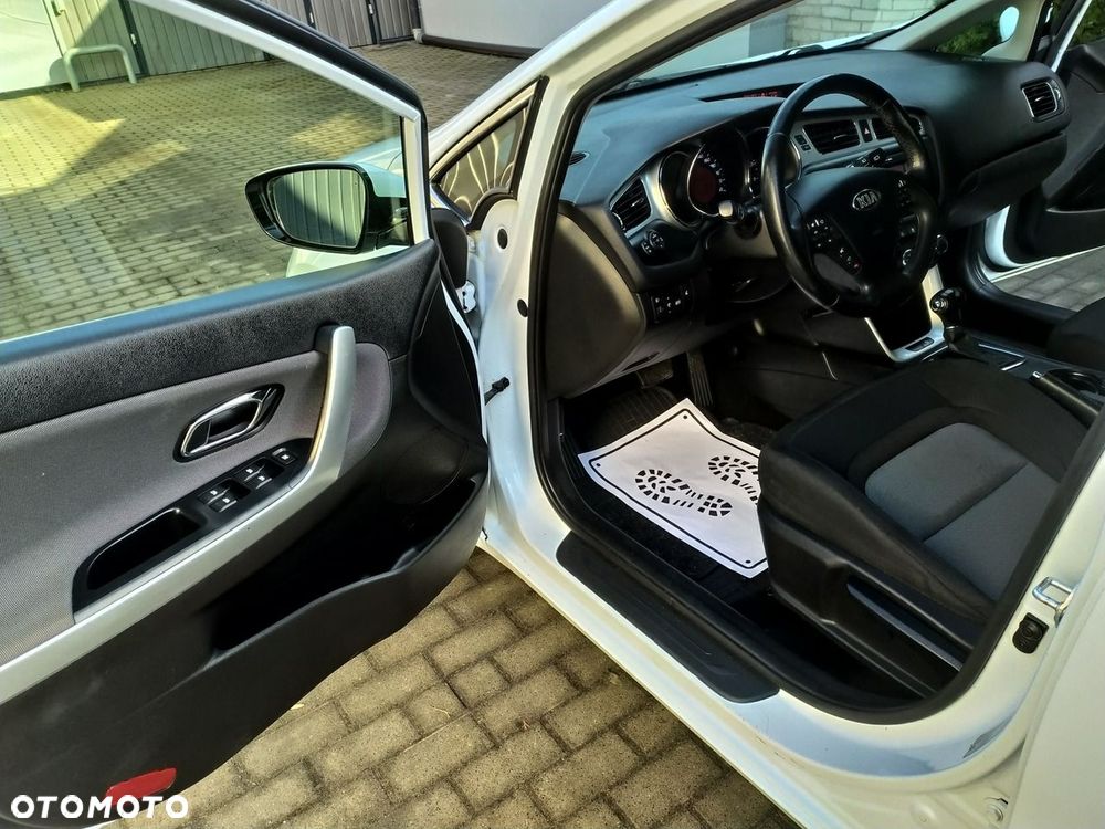 Kia Ceed - 14