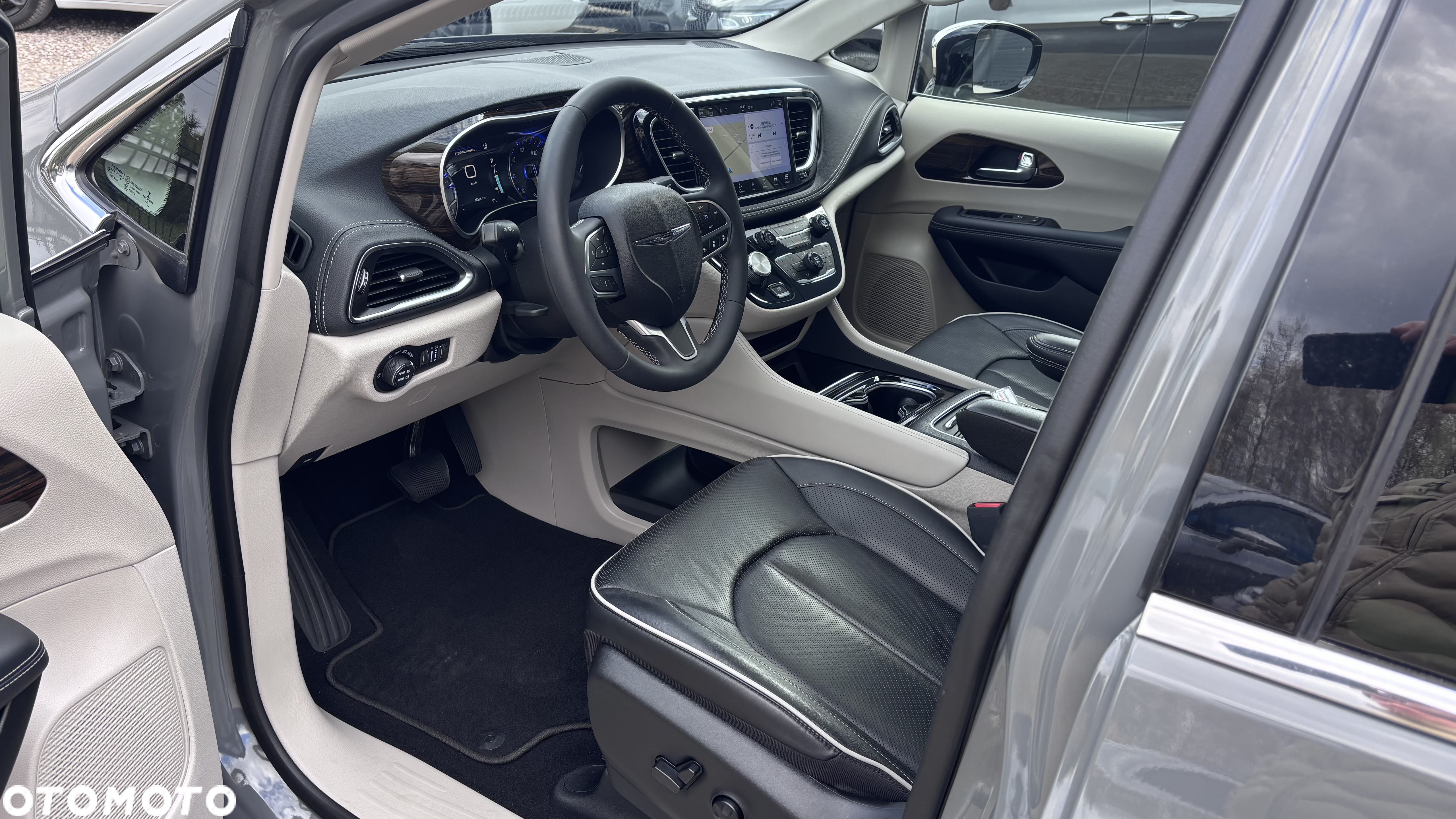 Chrysler Pacifica - 13