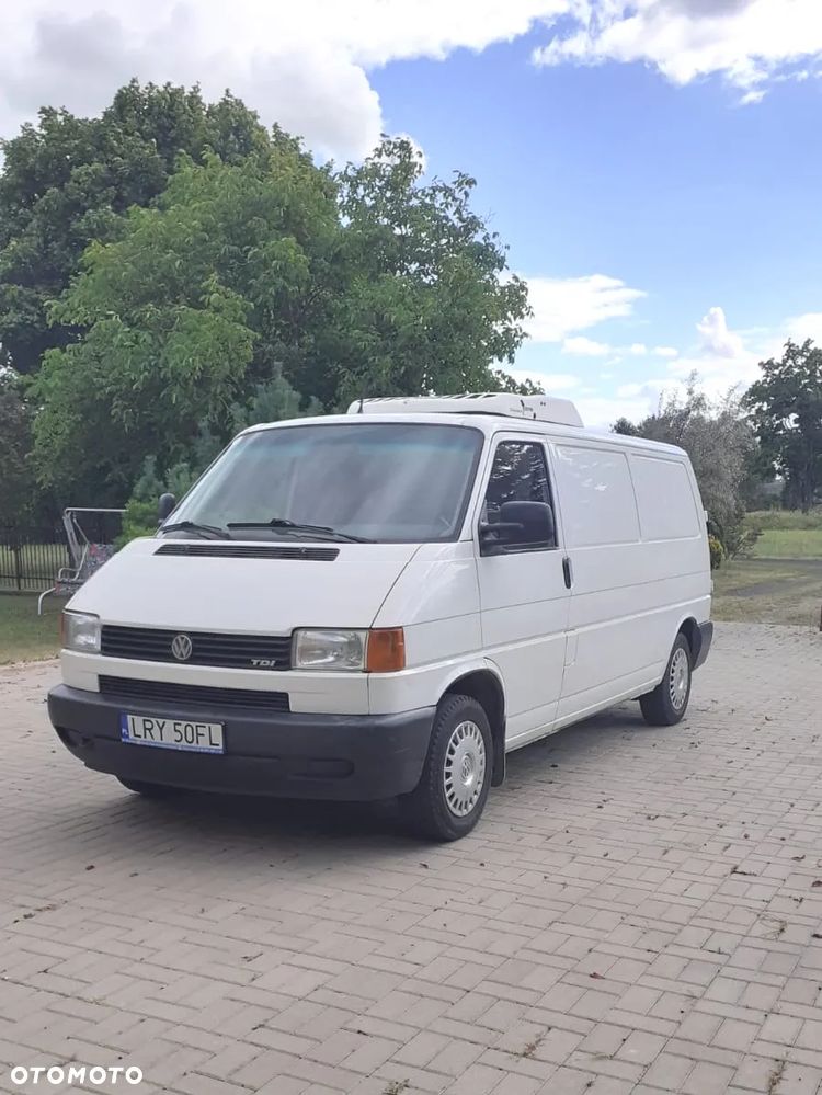 Volkswagen Transporter - 1
