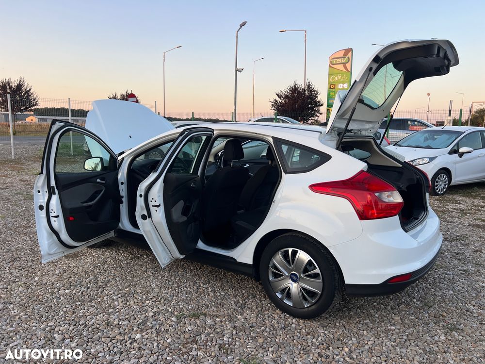 Ford Focus 1.6 TDCI DPF Trend - 12