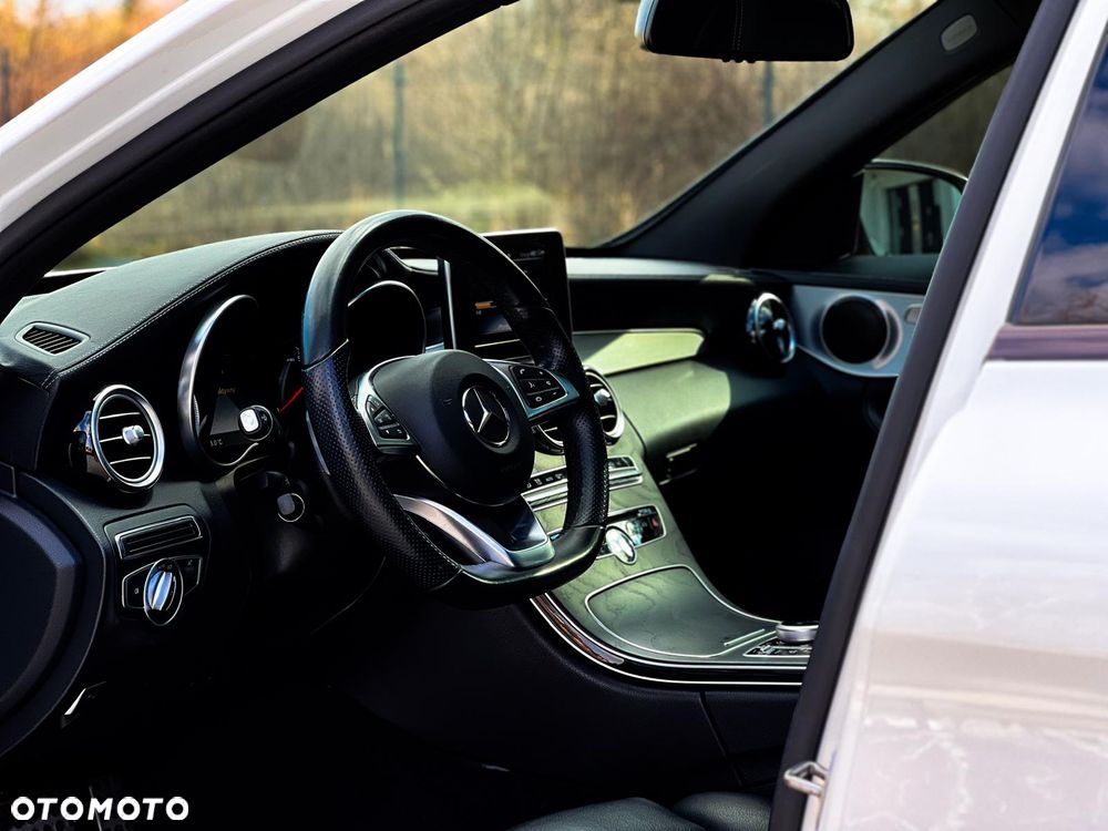 Mercedes-Benz Klasa C AMG 43 4Matic 9G-TRONIC - 16