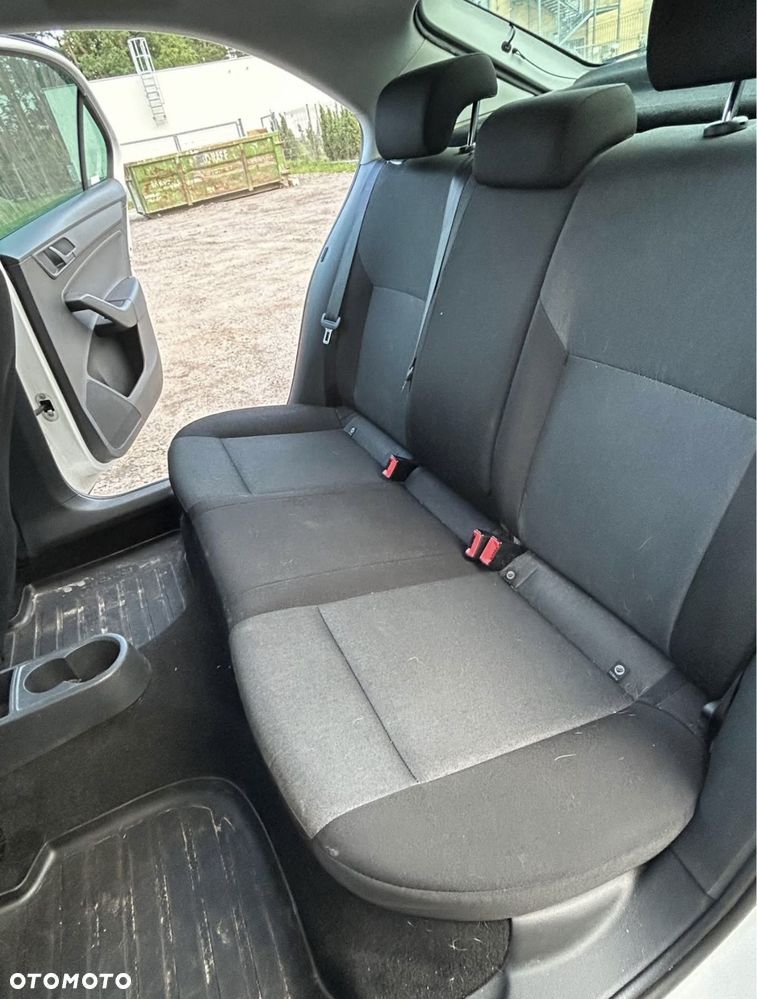 Skoda RAPID 1.2 Active - 8