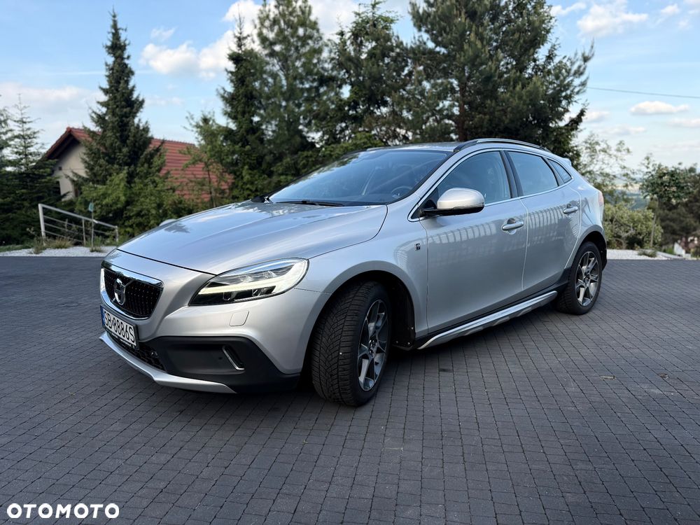Volvo V40 Cross Country T3 Drive-E Ocean Race - 1