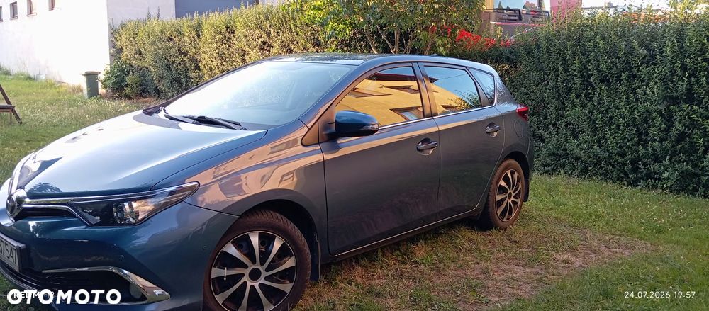 Toyota Auris 1.6 Premium Comfort - 2