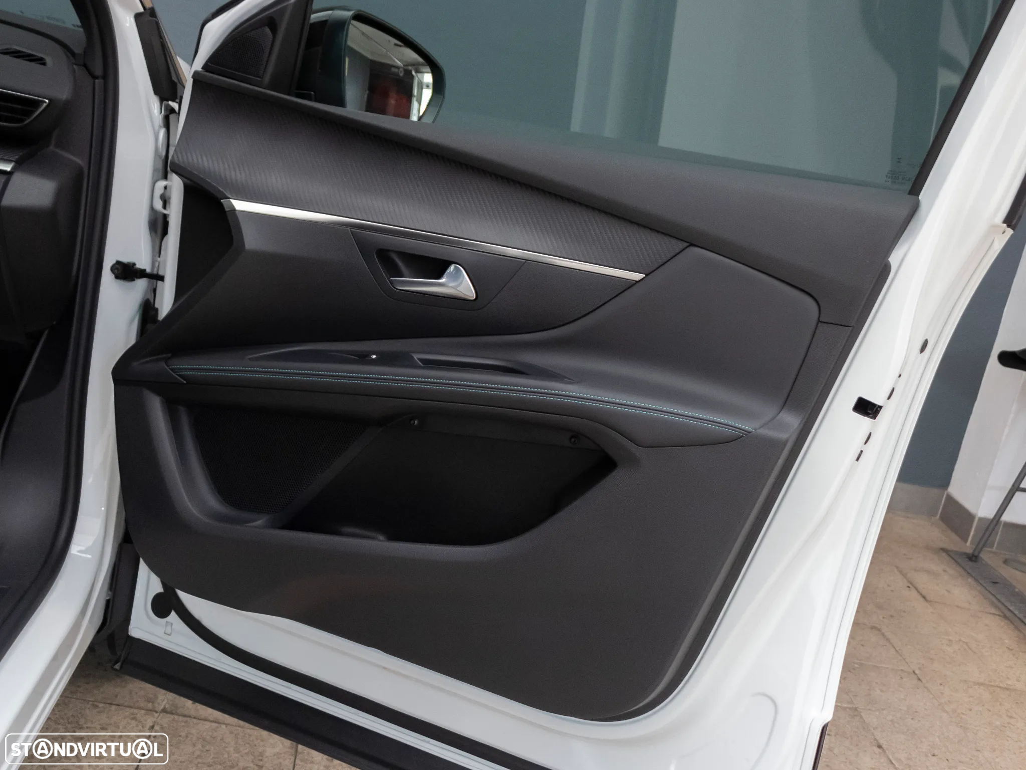 Peugeot 5008 1.2 PureTech Allure EAT8 - 13