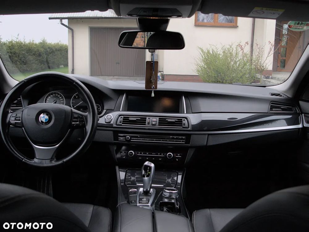 BMW Seria 5 520d Luxury Line - 12