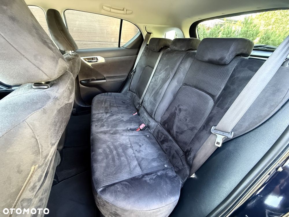 Lexus CT - 18