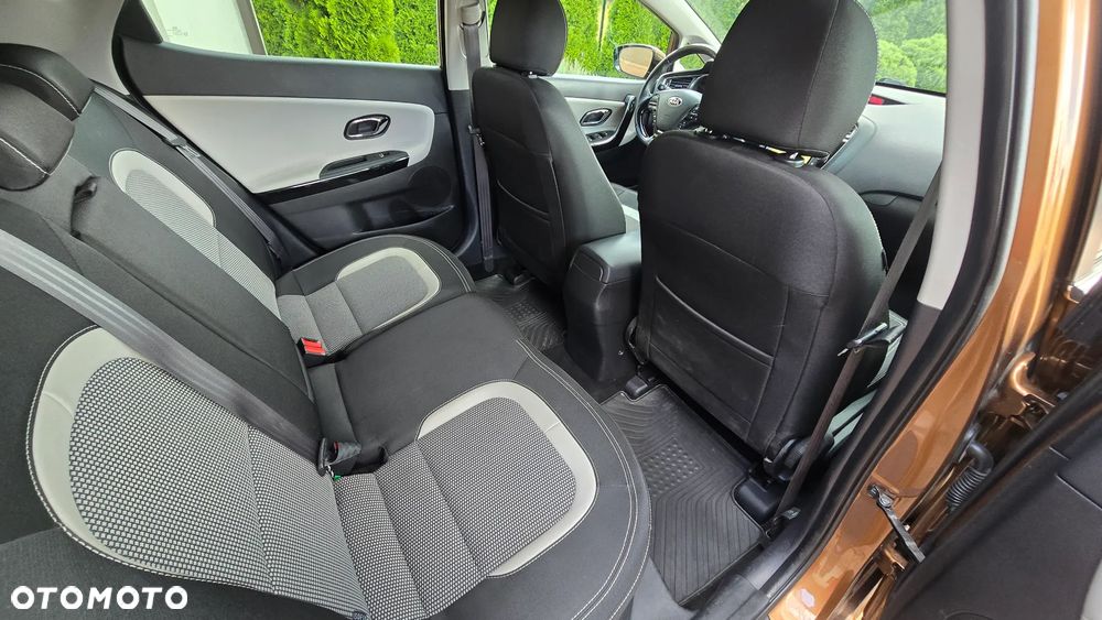 Kia Ceed - 32