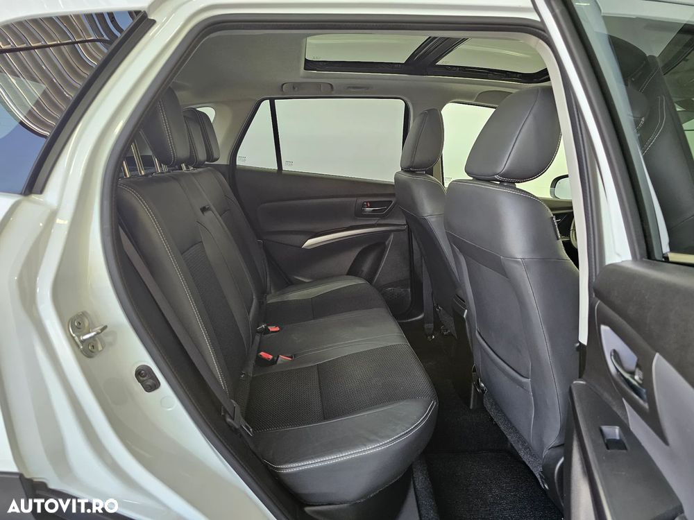 Suzuki S-Cross 1.4 Boosterjet AllGrip MHEV Luxus - 32
