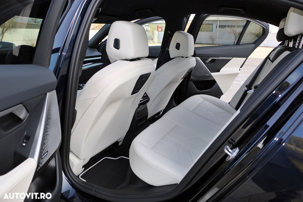 BMW Seria 5 520d Aut. - 33