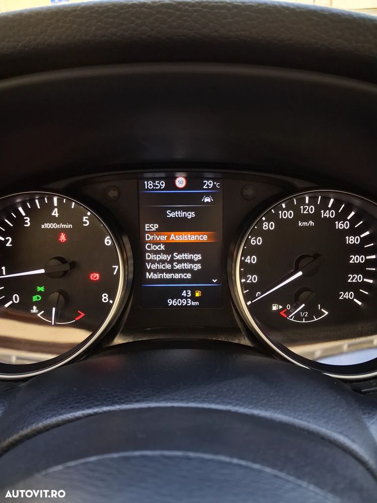 Nissan Qashqai 1.3 DIG-T N-CONNECTA - 17