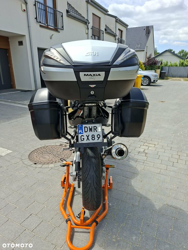 Suzuki SV - 9