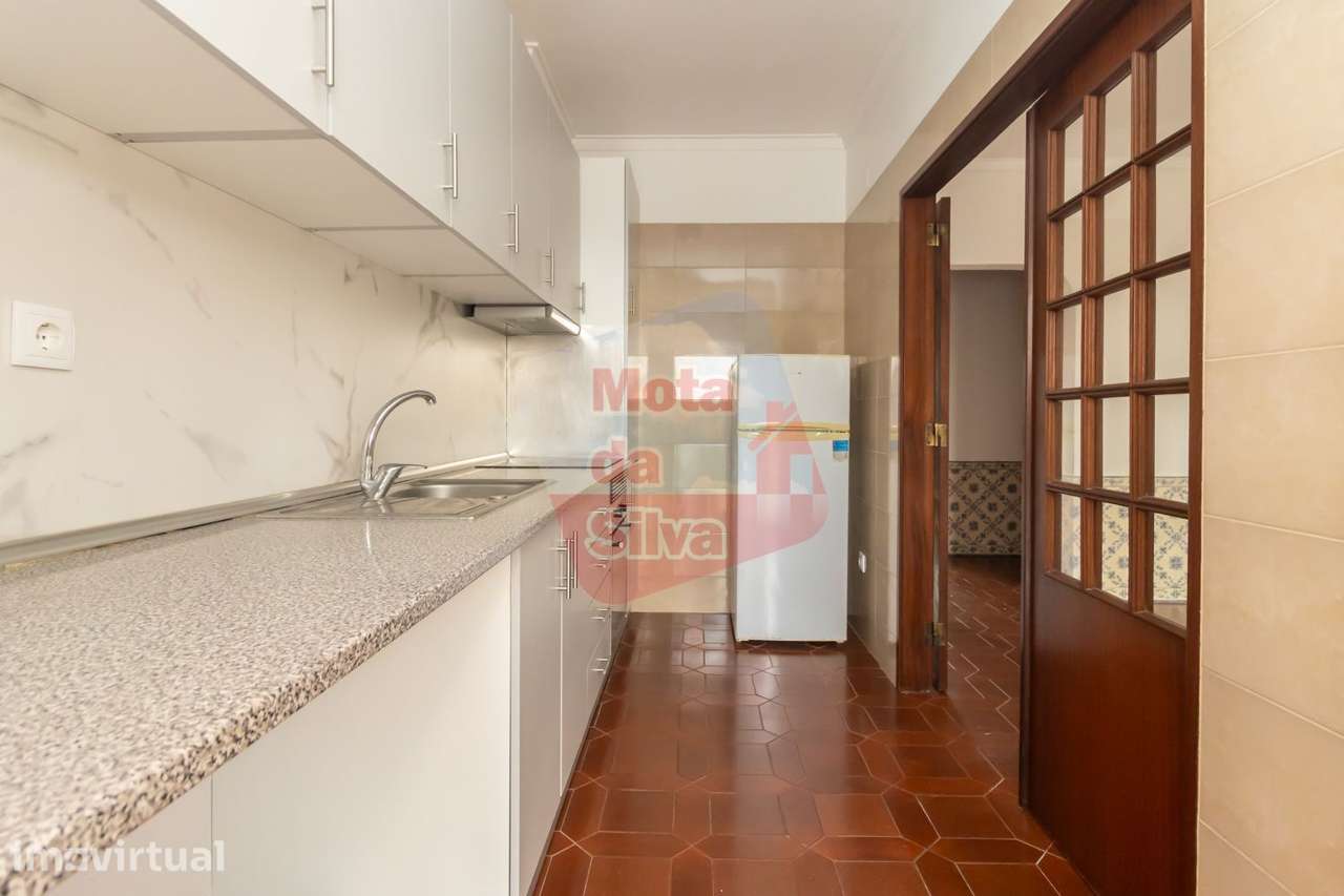 Excelente Apartamento 2 Assoalhadas no Funchalinho - Grande imagem: 3/22