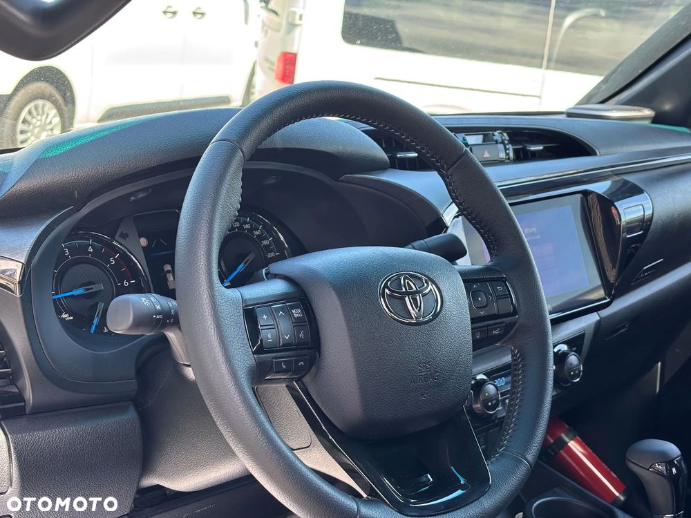 Toyota Hilux 2.8 D-4D Double Cab Invincible 4x4 - 6