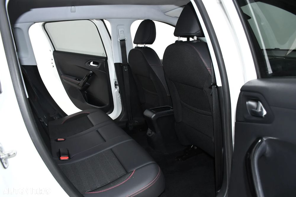 Peugeot 2008 PureTech 110 Stop&Start EAT6 GT-Line Edition - 11