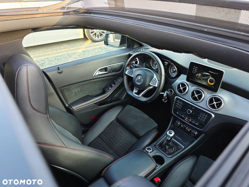 Mercedes-Benz CLA 180 d AMG Line - 20