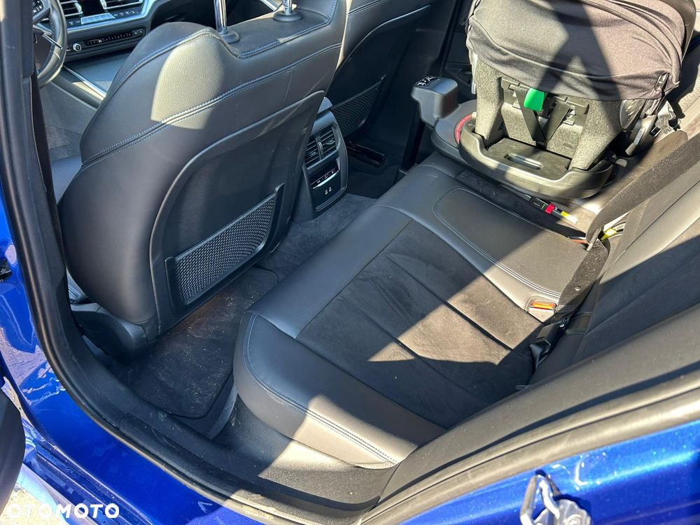 BMW Seria 3 320d M Sport - 8