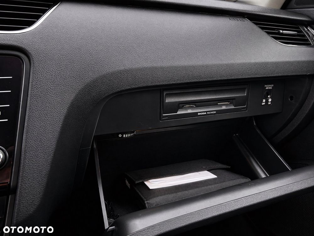 Skoda Octavia 1.6 TDI Ambition DSG - 16