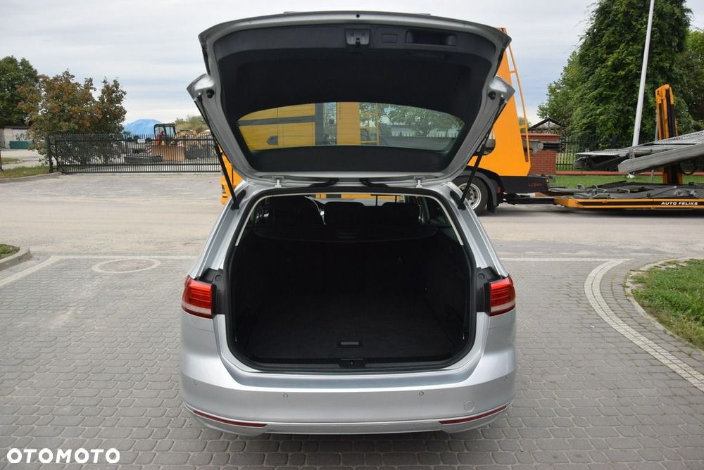 Volkswagen Passat - 15