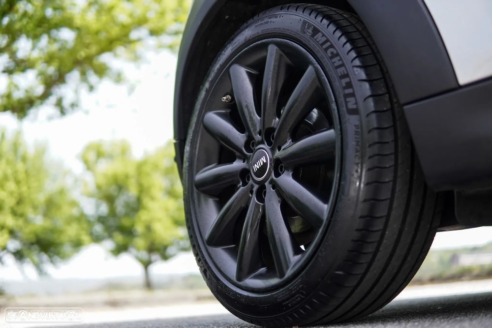 MINI 3 Portas Cooper D - 16