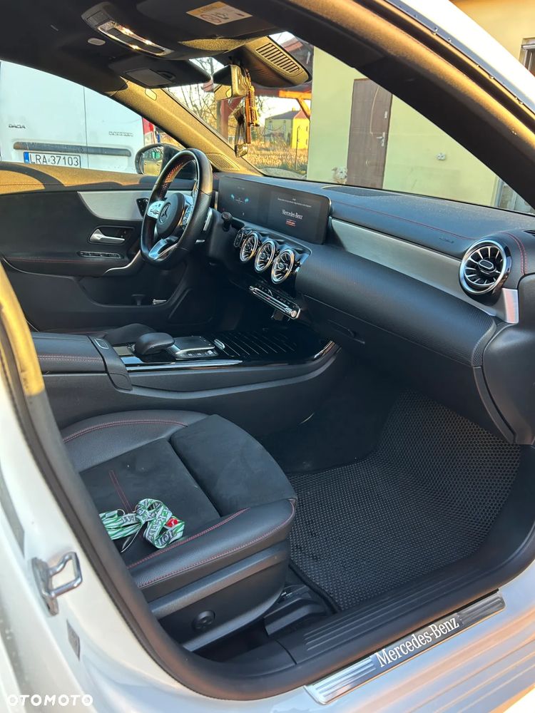 Mercedes-Benz CLA 200 d 8G-DCT - 10