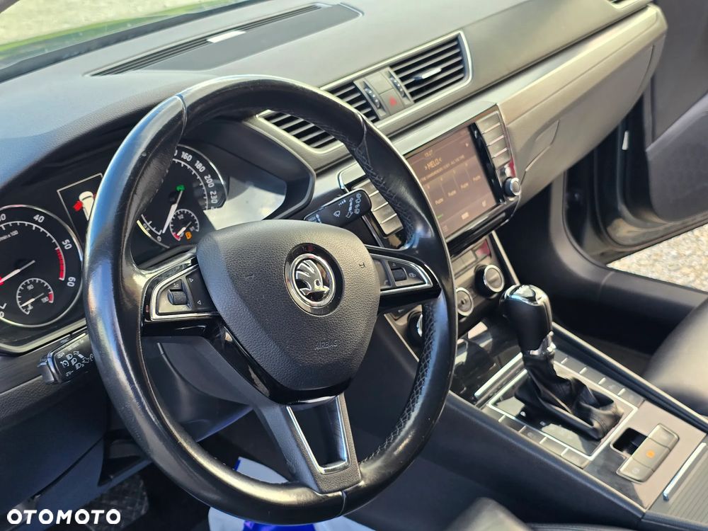 Skoda Superb 2.0 TDI DSG Premium Edition - 14